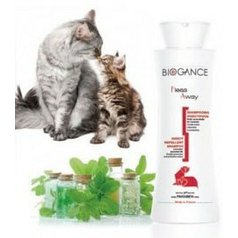Šampón BIOGANCE Fleas Away Cat 250 ml